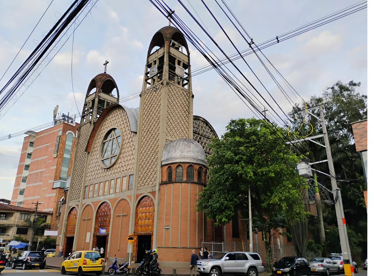 Parroquia San Joaquín — Vista exterior
