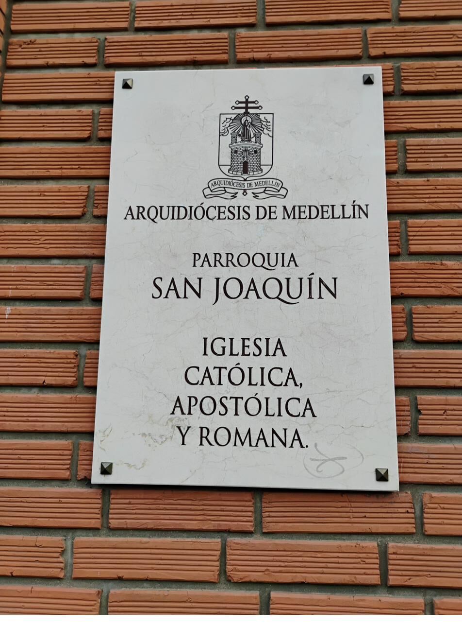 Placa — Arquidiócesis de Medellín